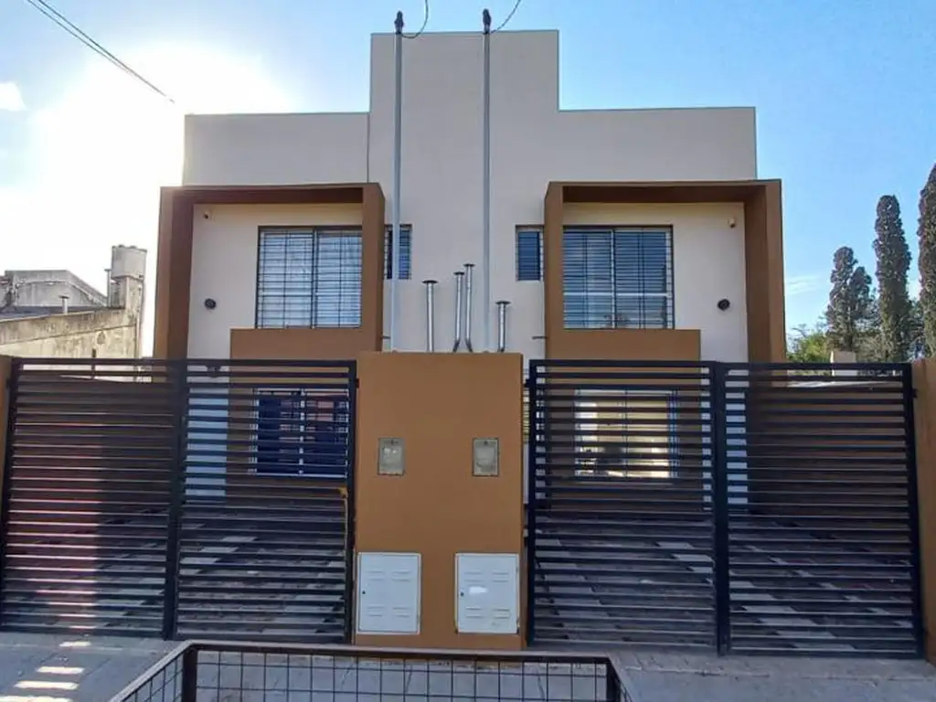 PH en venta - 2 Dormitorios 1 Baño - Cochera - 137Mts2 - Venado Tuerto, General López, Santa Fe