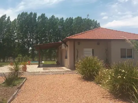 Casa en venta - 2 Dormitorios 1 Baño - 5.000mts2 - Chacras La Cecilia - Club de Campo, Luján