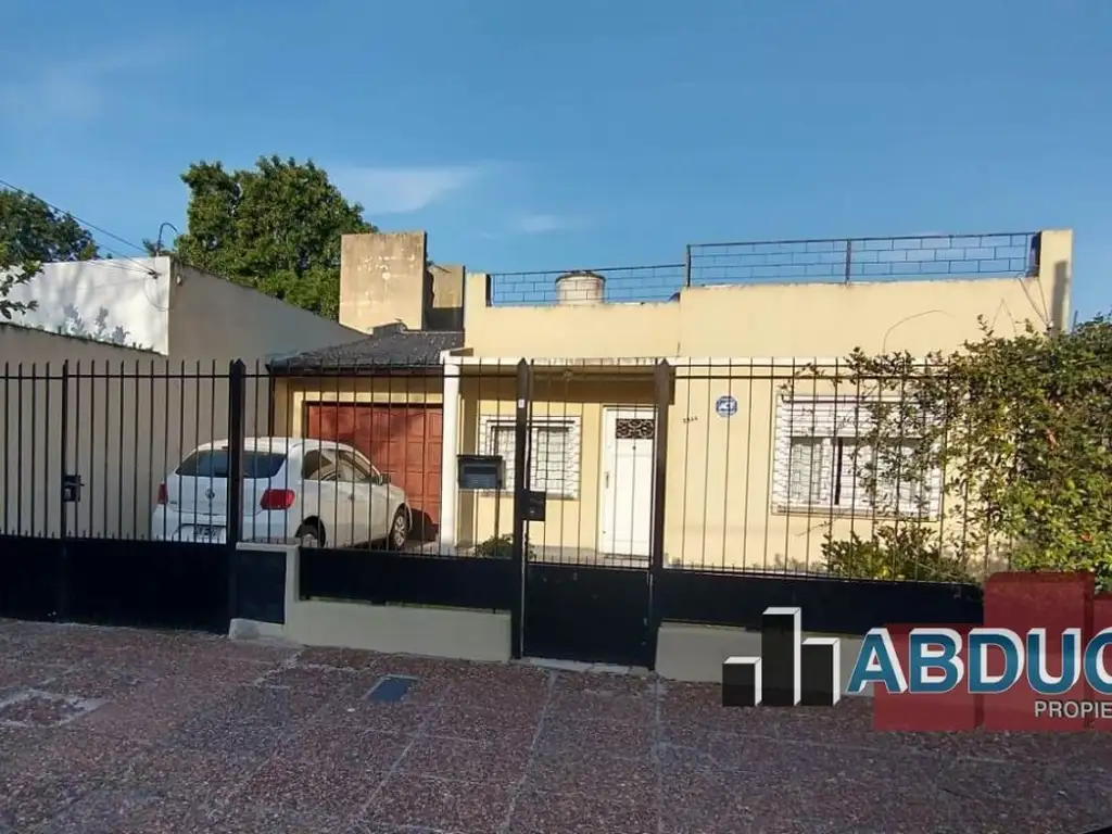 VENTA CASA  3 AMBIENTES VILLA ADELINA PERMUTA