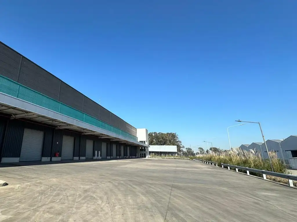 14.992 m2 en Centro de Distribución AAA - Autopista Ezeiza Cañuelas km 42