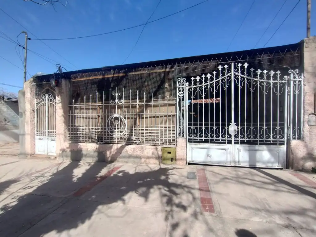 VENTA DE CASA EN GODOY CRUZ