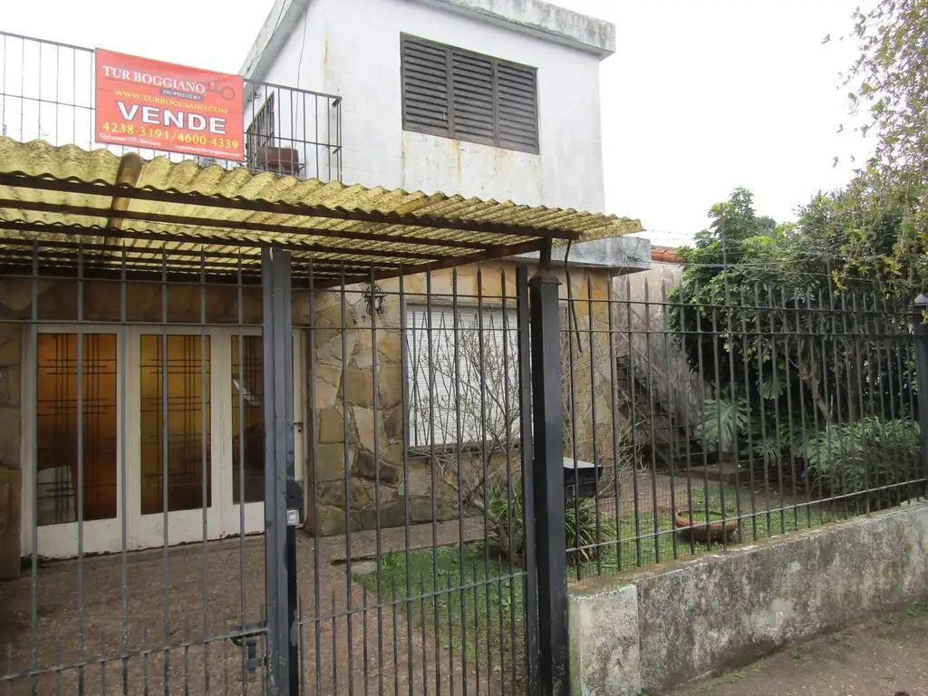 VENTA DE CASA Y DEPTO. EN UN MISMO LOTE