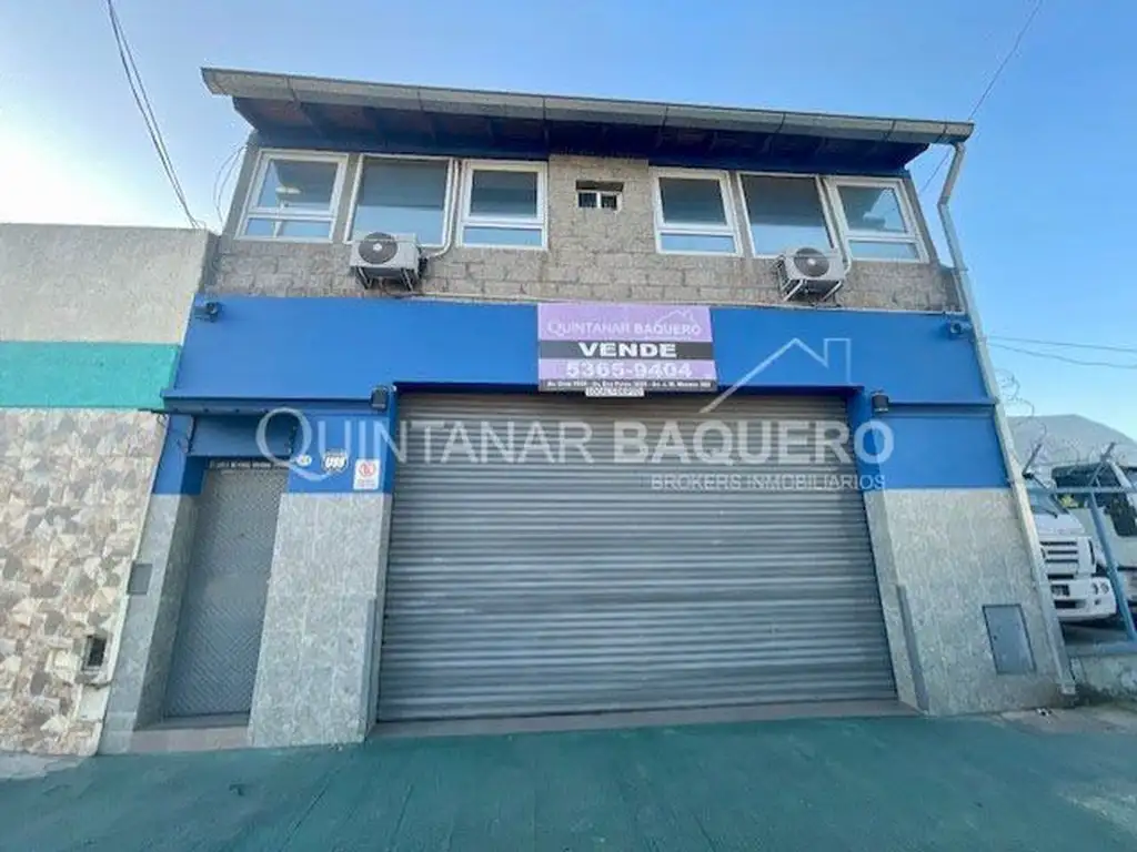 VENTA: Casa de 3 ambientes con Quincho y Local Flores.