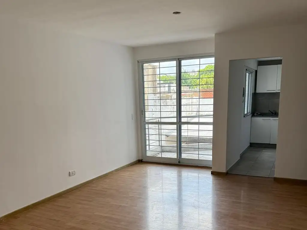 Venta departamento de 1 dormitorio en barrio República de la Sexta