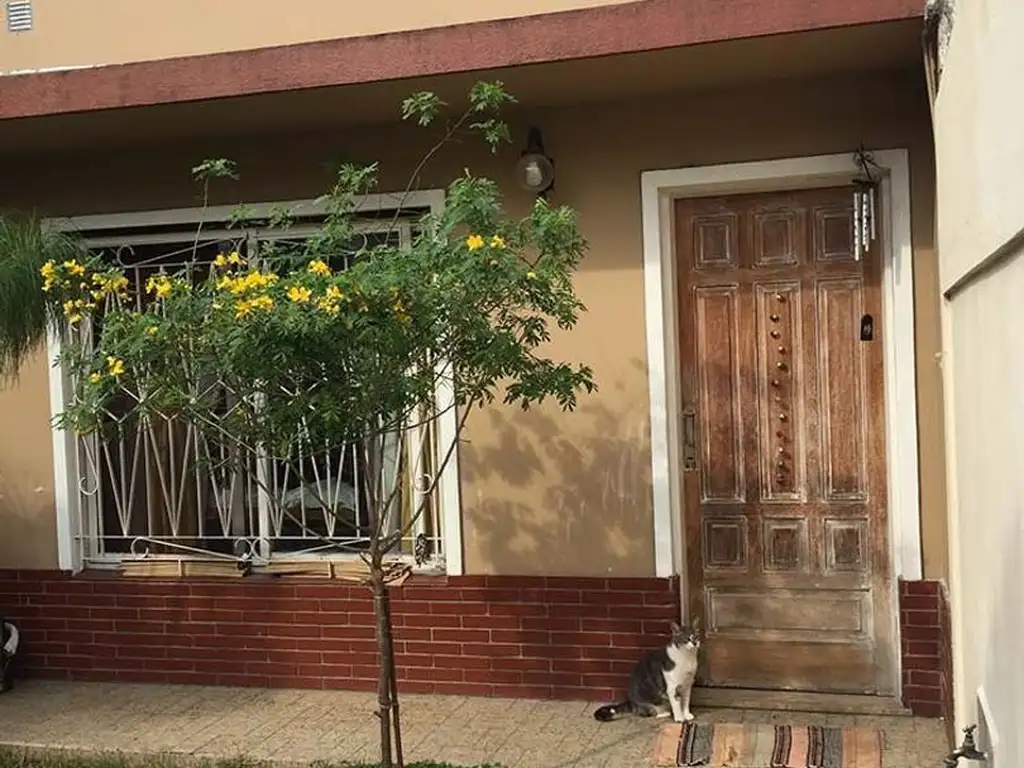 CASA EN PH EN VENTA EN BUENA UBICACIÓN