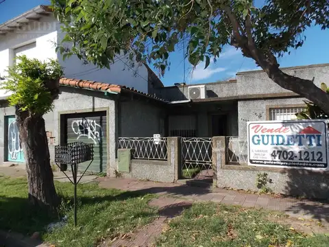 Venta Casa 6 ambientes con jardín (2 Casas) San Isidro - Villa Adelina