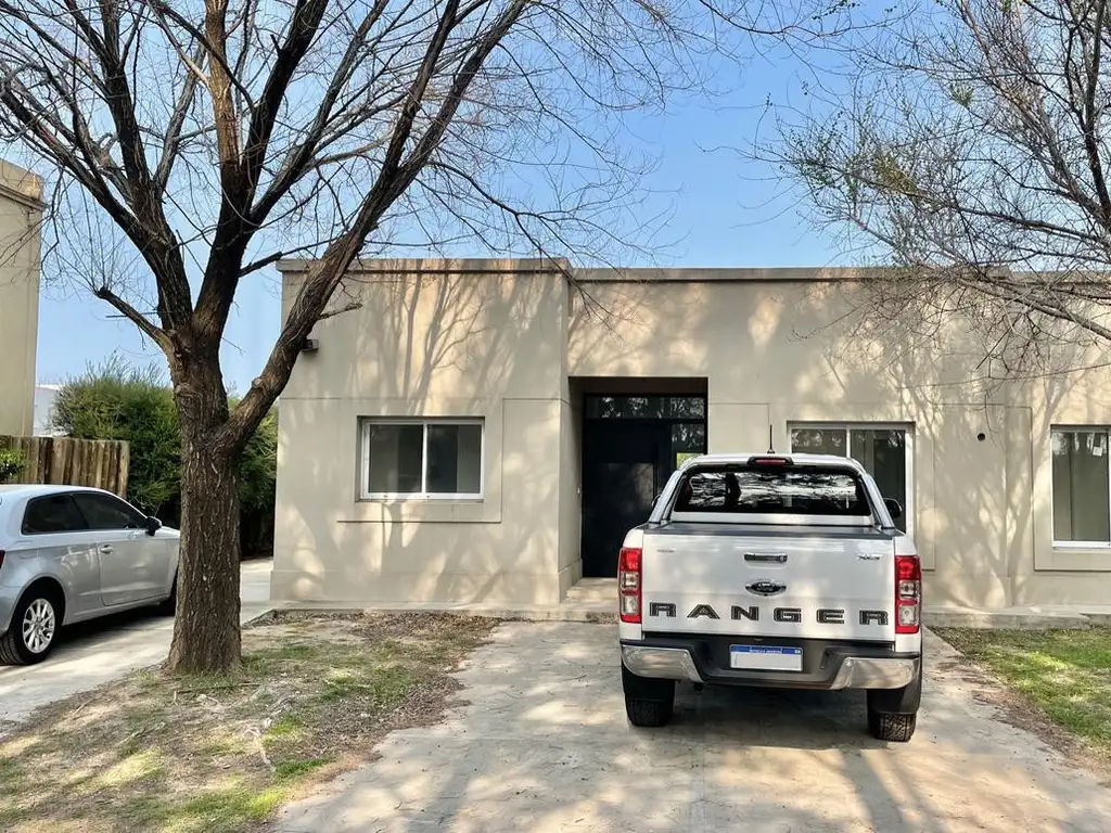 OPORTUNIDAD! CASA A ESTRENAR EN UNA PLANTA EN EL BARRIO LA COMARCA.