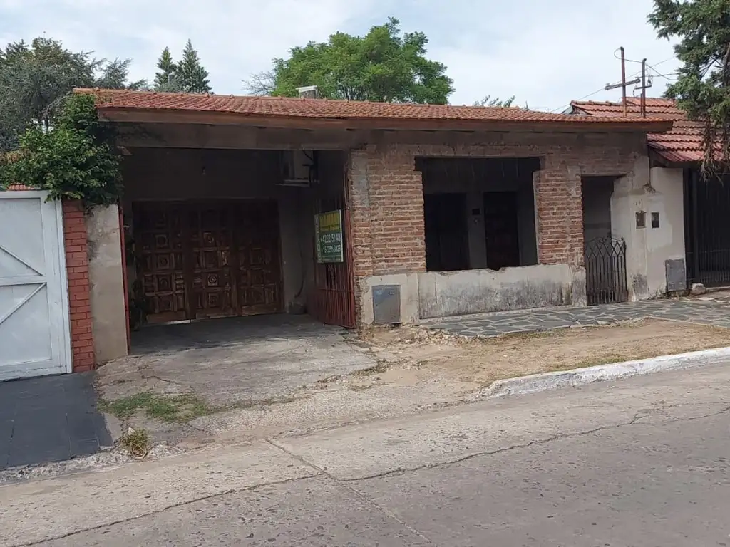 Casa - Venta - Argentina, Ezeiza - Caseros 200