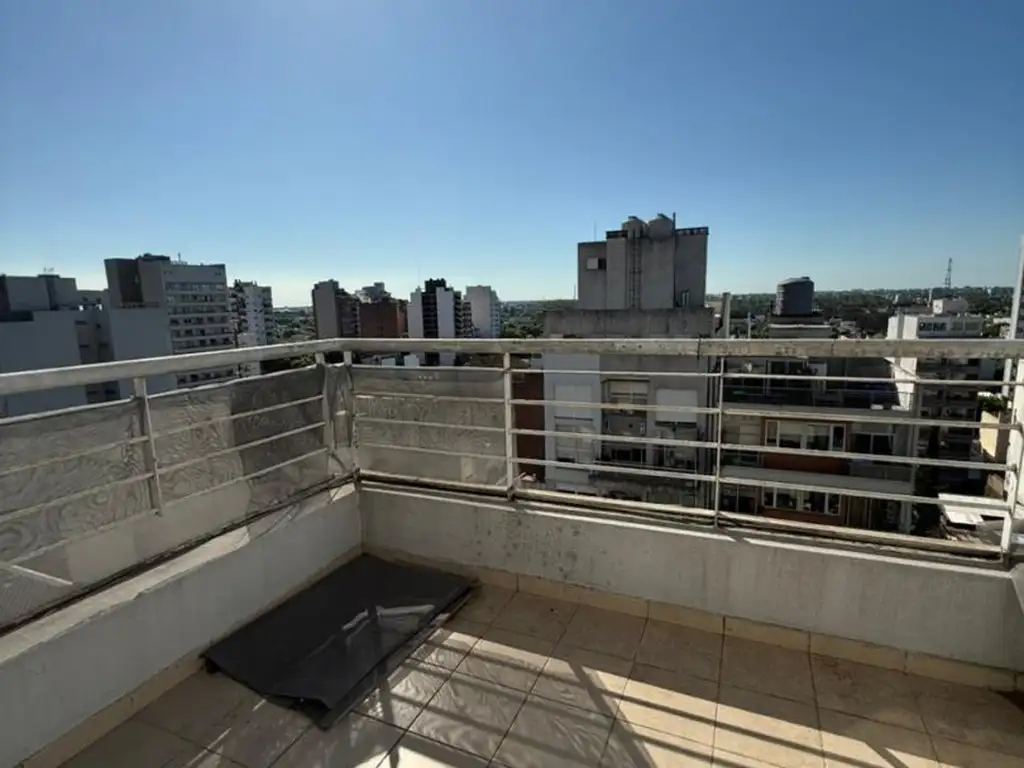 HERMOSO 2 AMB. AL FRENTE CON BALCON ATERRAZADO - TODO LUZ