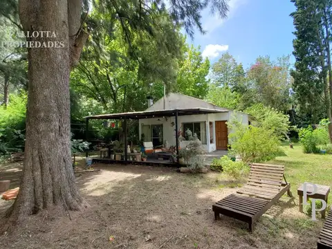 Casa en un bosque en La Bota