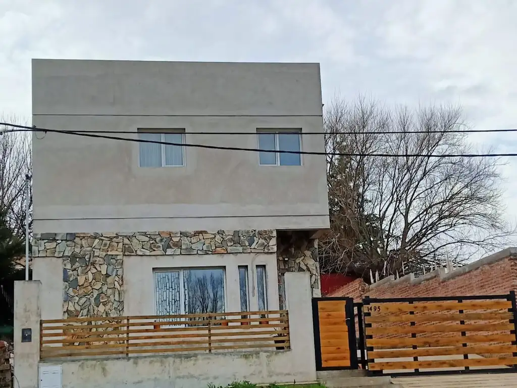 Casa en venta - 4 Dormitorios 4 Baños - Cocheras - 415Mts2 - Tandil