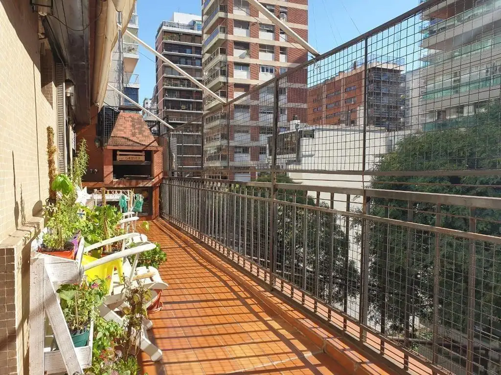 Excelente y Luminoso Duplex con Balcón Terraza, con Parrilla, Cochera Baulera .Reciclado - Foto 0