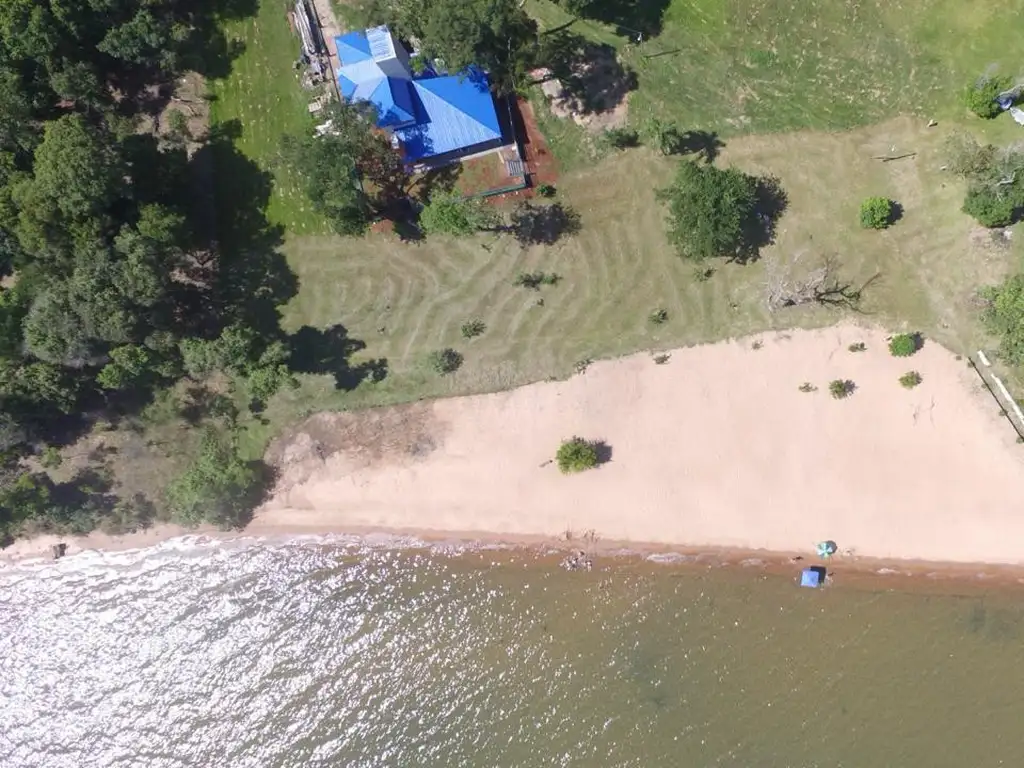 CASA EN BAHIA PARAISO. STA. TECLA. ITUZAINGO CORRIENTES VENTA