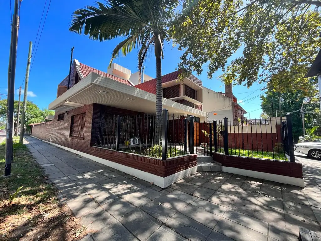 Excelente casa de 4 ambientes en Venta en San Andrés