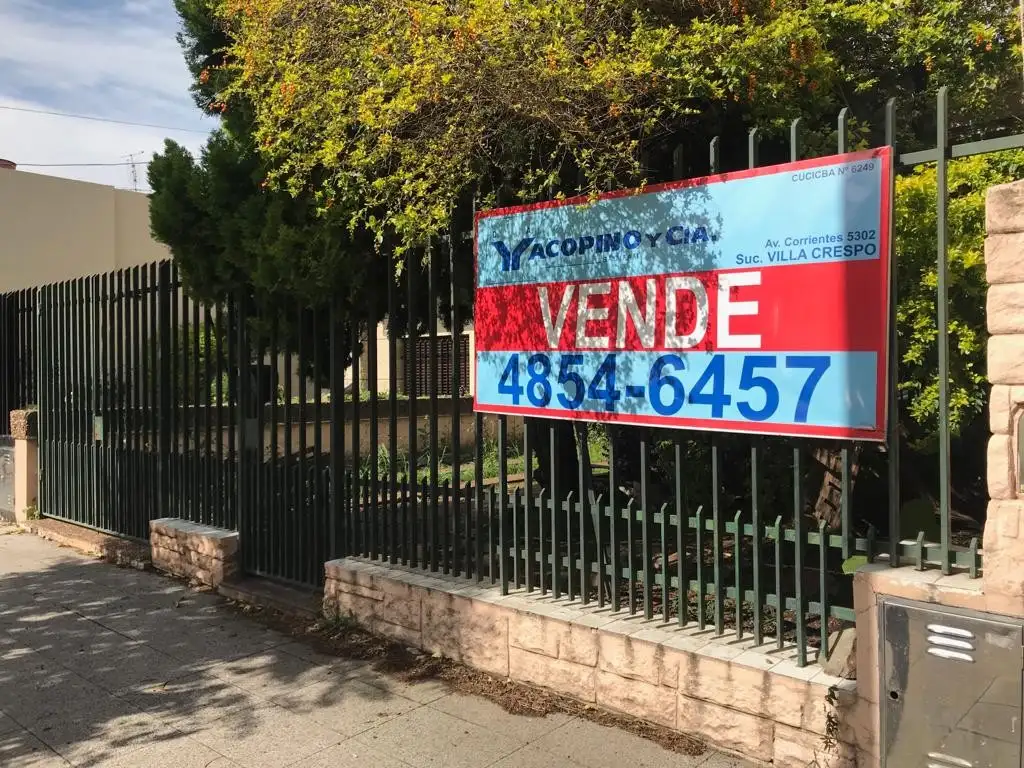 Casa con parque a la Venta