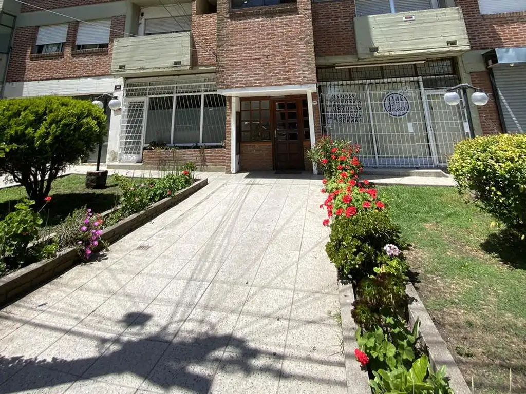 Venta | Departamento 3 Ambientes con Cochera | Barrio San Carlos