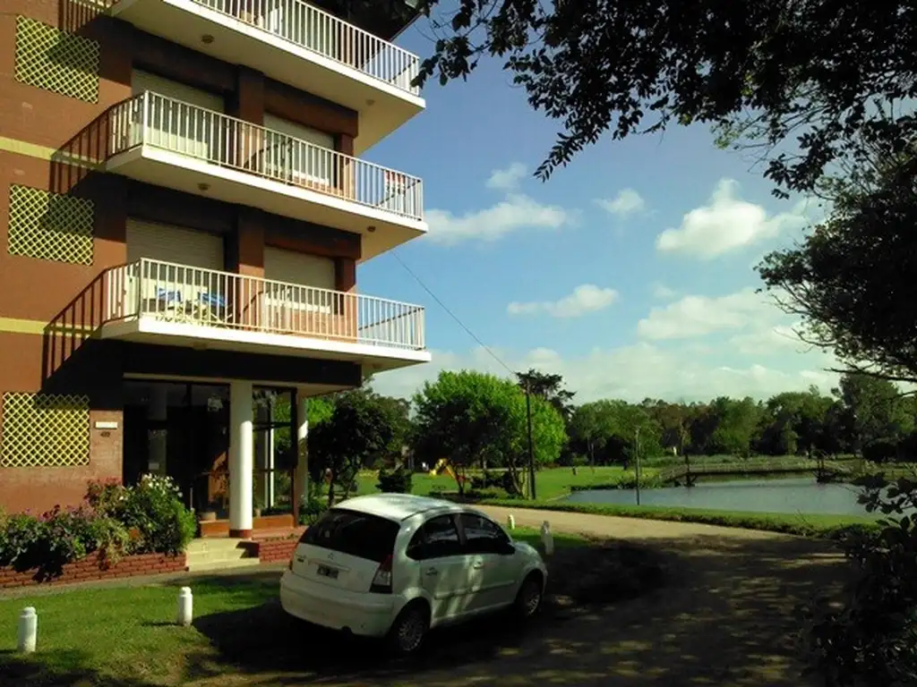 Departamento con increíble vista al lago