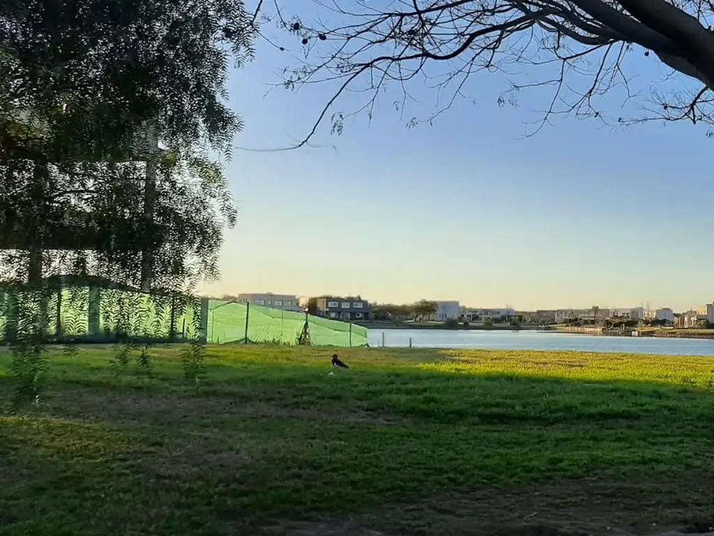 Excelente lote al agua en barrio islas el Canton Oportunidad