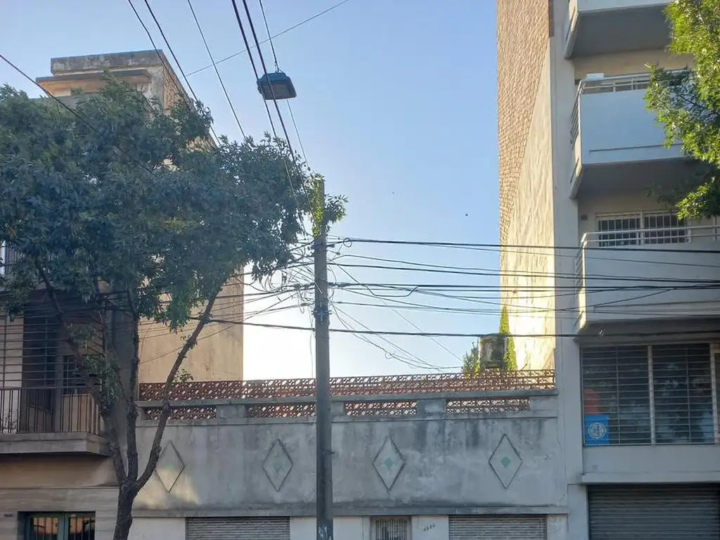 Terreno en  venta barrio abasto 250m2 ideal constructoras