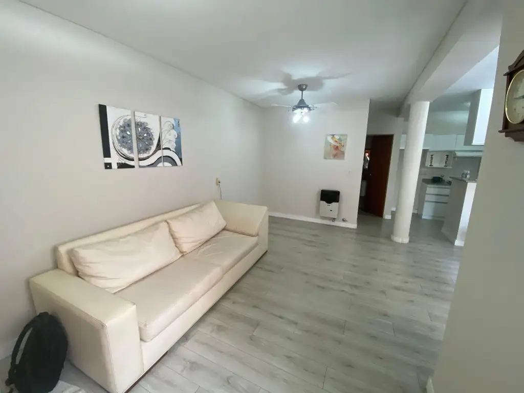 Casa en Venta Tres dormitorios Barrio Echesortu con cochera