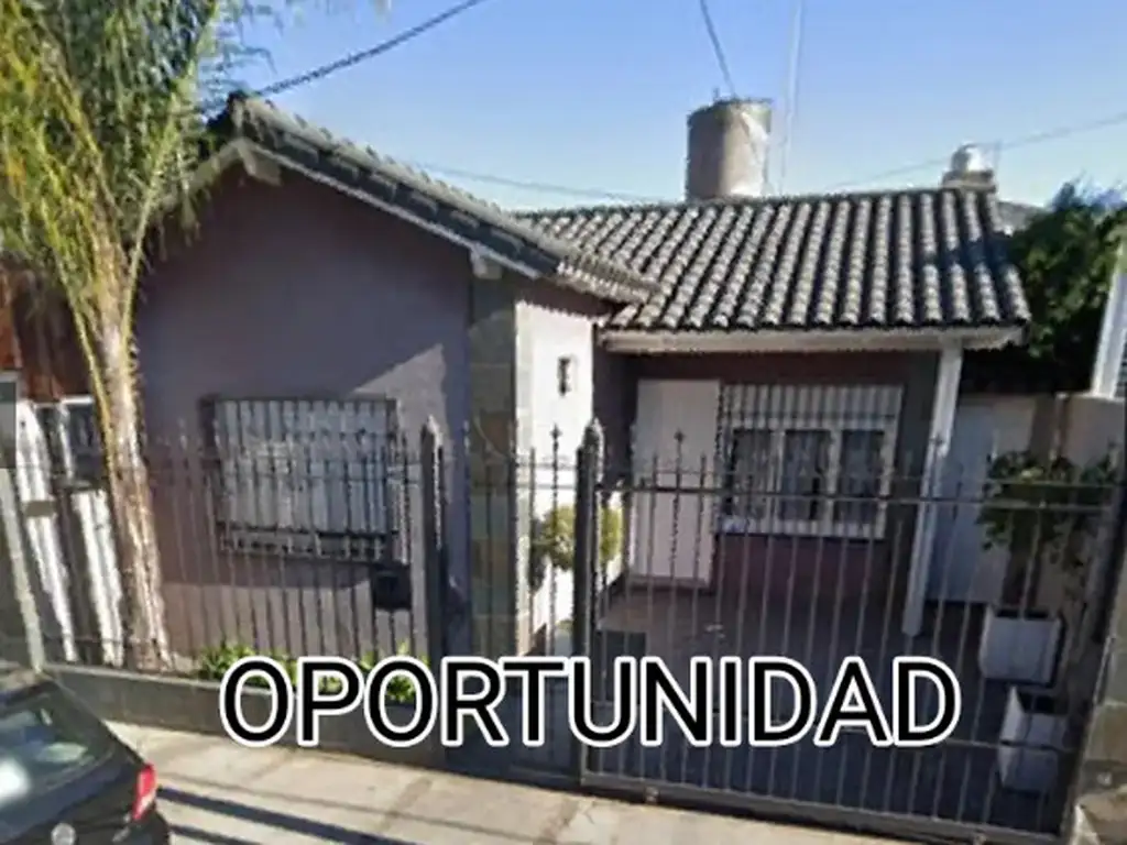 CASA EN EXCELENTE ESTADO  (PERMUTA)