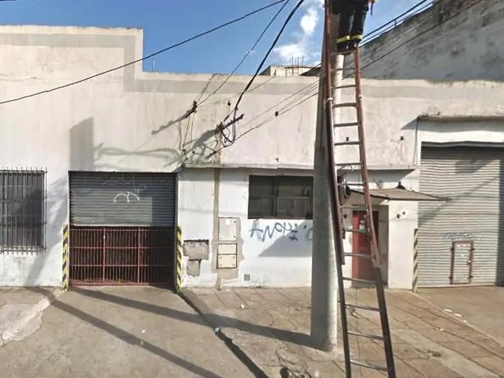 *GALPÓN EN ZONA INDUSTRIAL PARA FABRICA SOBRE LOTE DE 814 M2 Y 1150 M2 DE CONSTRUCCIÓN