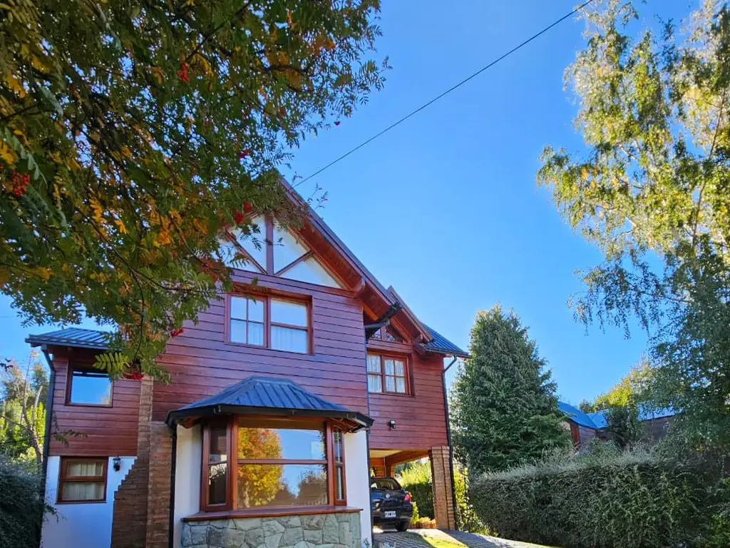 CASA EN VENTA EN BARRIO BELGRANO - SAN CARLOS DE BARILOCHE