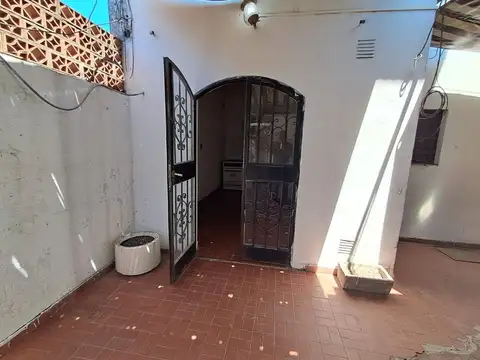 VENTA CASA DE PASILLO 3 DORMITORIOS G. BAIGORRIA