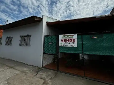 casa cuatro ambientes en barrio peruzotti Pilar