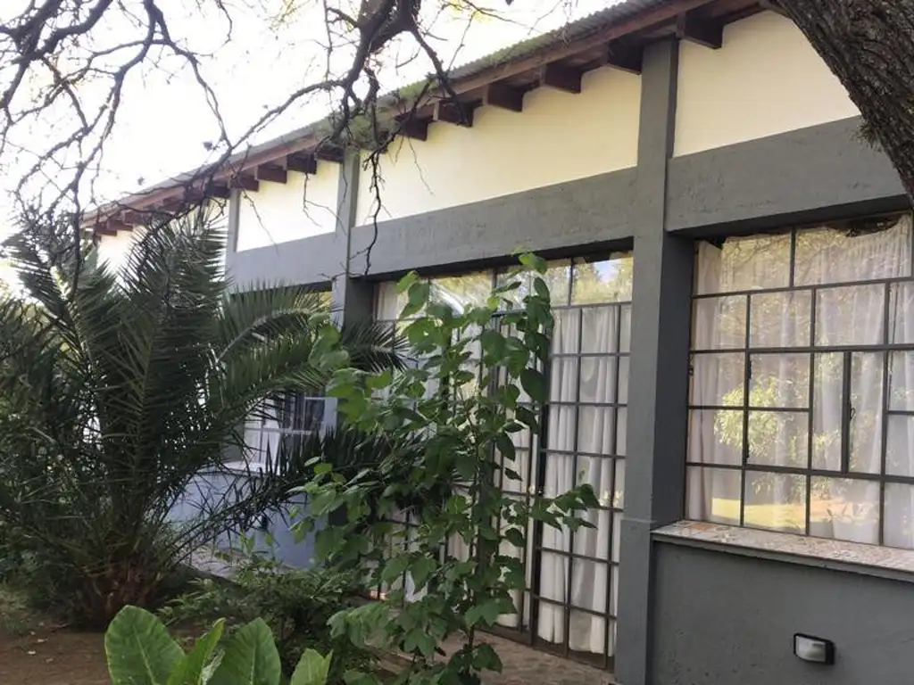 Se vende imponente casa en Villa de las Rosas, Traslasierra