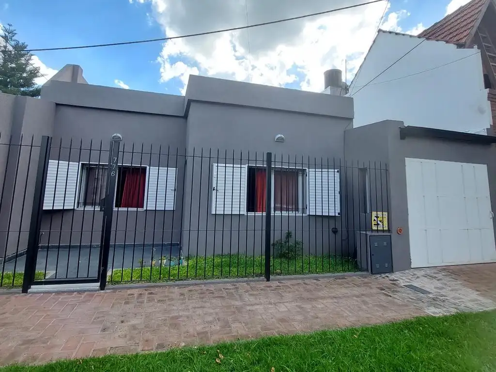 Casa en venta - Castelar Norte - Dean Funes Al 700