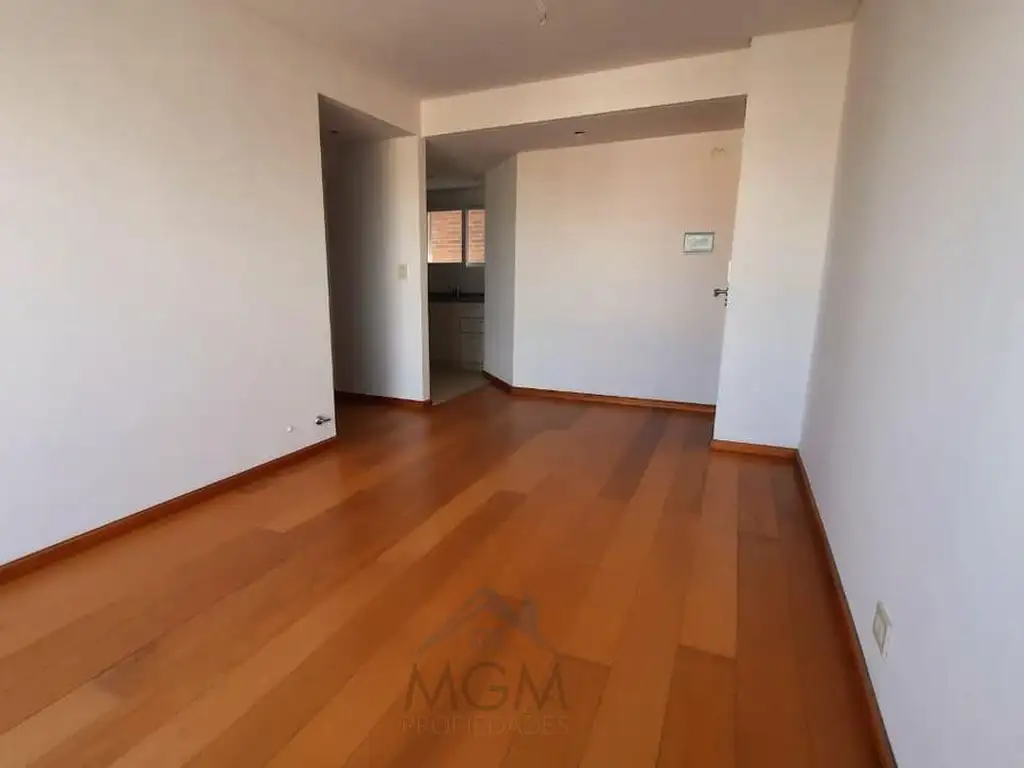 Venta Departamento 1 dormitorio-quincho y solárium- Macrocentro