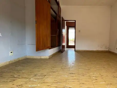 Casa en venta - 3 Dormitorios 2 Baños - Cochera - 186Mts2 - Mercedes