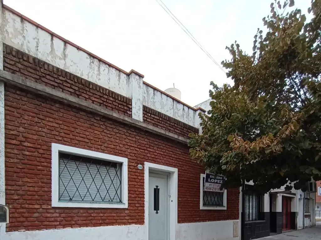 Lote propio con vivienda a refaccionar. OPORTUNIDAD