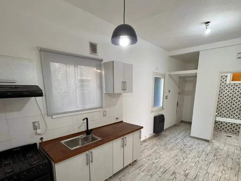 VENTA, PH BARRACAS, 3 AMBIENTES, RECICLADO A NUEVO