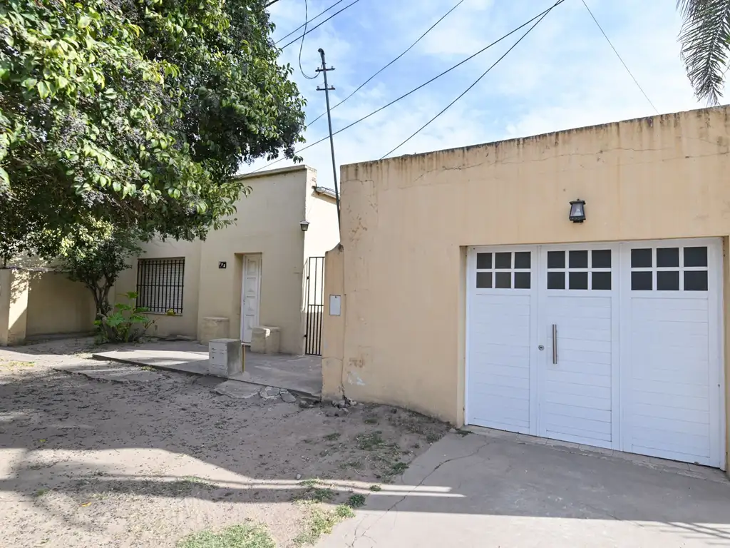 VENTA Casa 2 dormitorios con Departamento