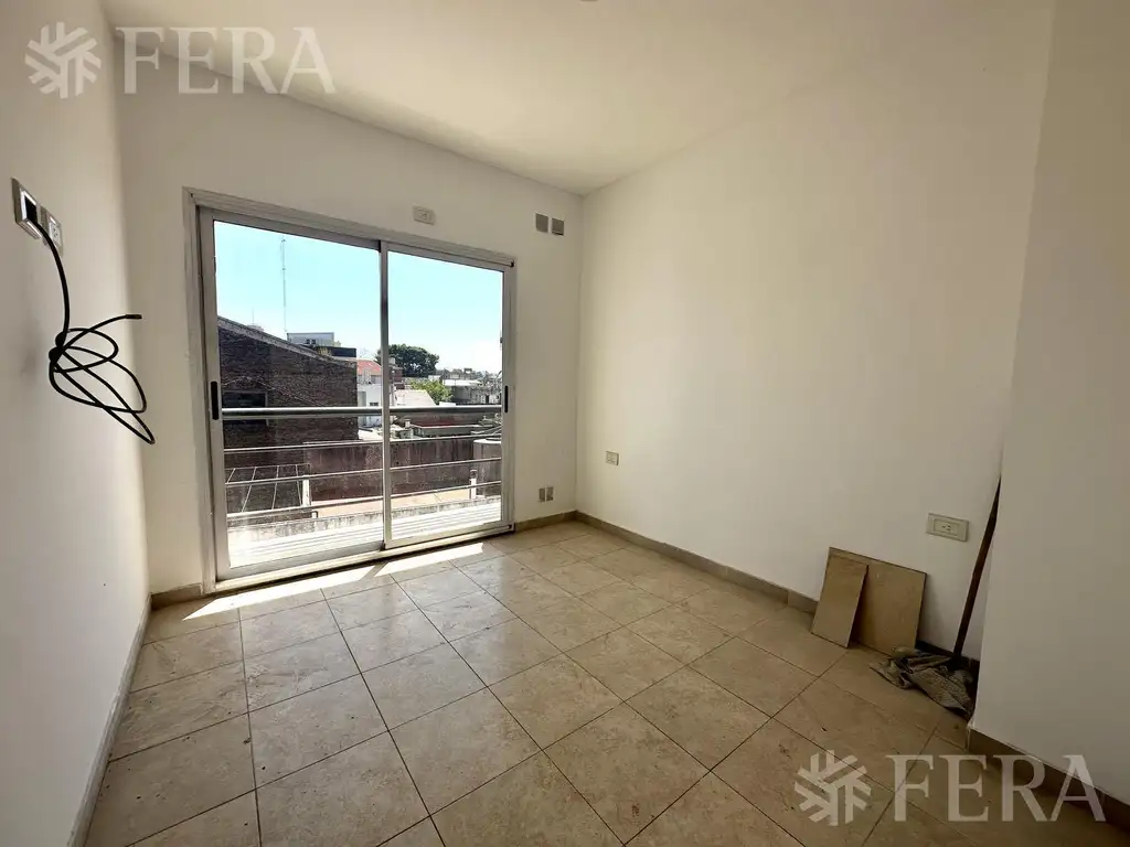 Venta monoambiente con balcón en  Crucecita