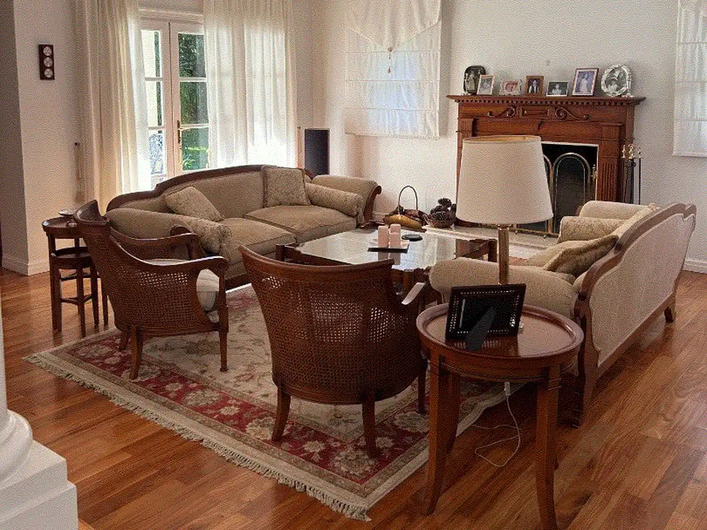 Venta Casa 4 dormitorios, 1 cochera, 550m2, , Abril Club De Campo, Zona