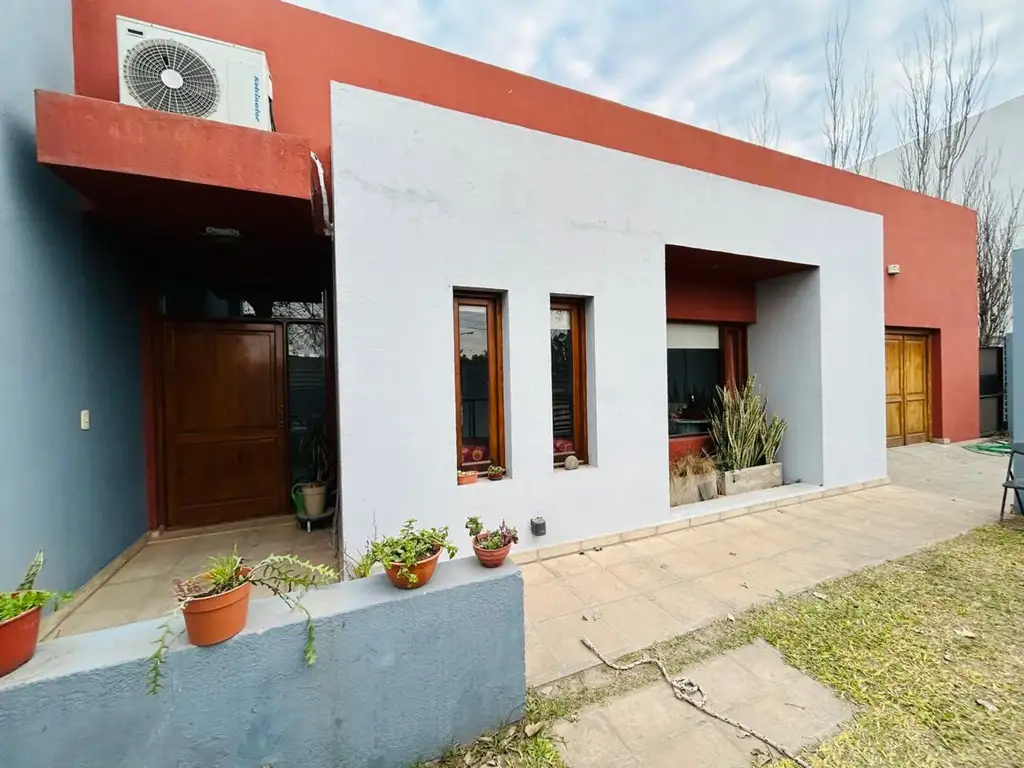 VENTA / CASA / B° COLON / SUNCHALES