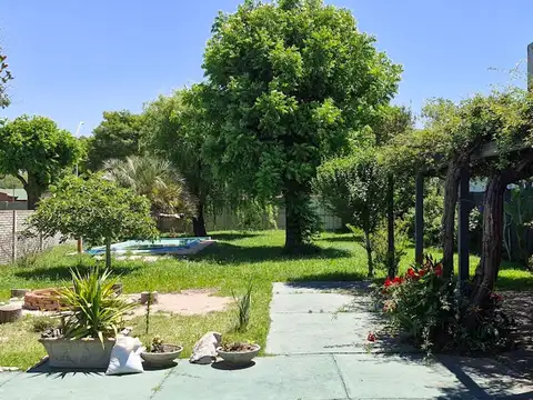 VENTA CASA 2 DORMITORIOS EN SAN JERONIMO SUD