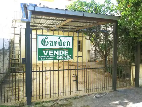 Casa en PH multifamiliar en dos plantas. Doble Cochera. Patio. 110 m2 Cub. Oportunidad de inversion - Foto 0