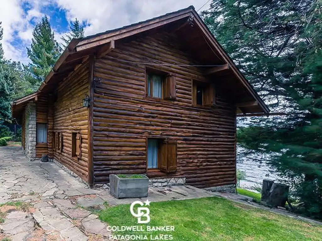 VENTA Casa estilo patagónico con acceso a costa de lago Bariloche