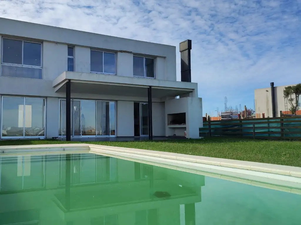 Casa venta sobre el agua en Bº Muelles, Puertos, Escobar