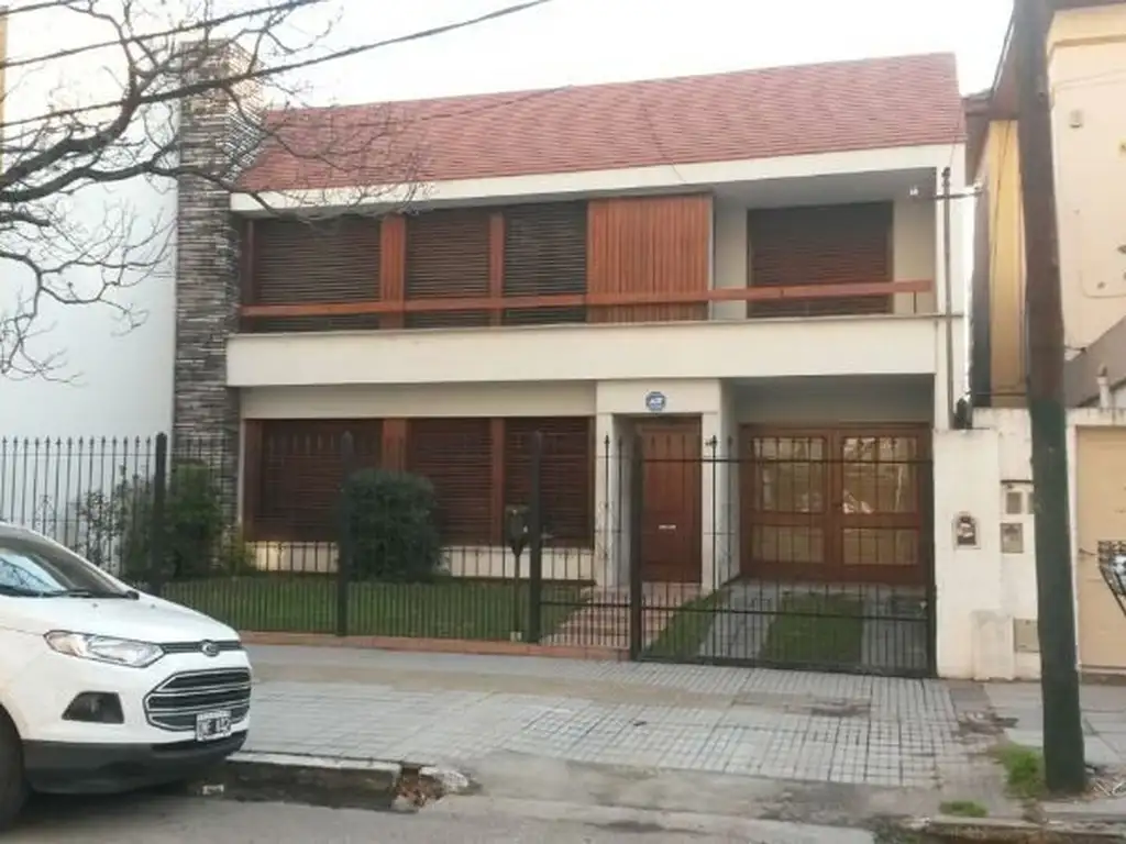 HERMOSO CHALET EN ZONA CÉNTRICA SAAVEDRA 183