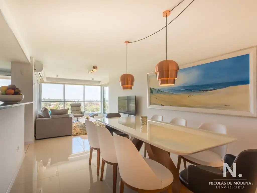 apartamentoen venta  de 3 dormitorios en Punta Del Este con vista al mar de la Brava