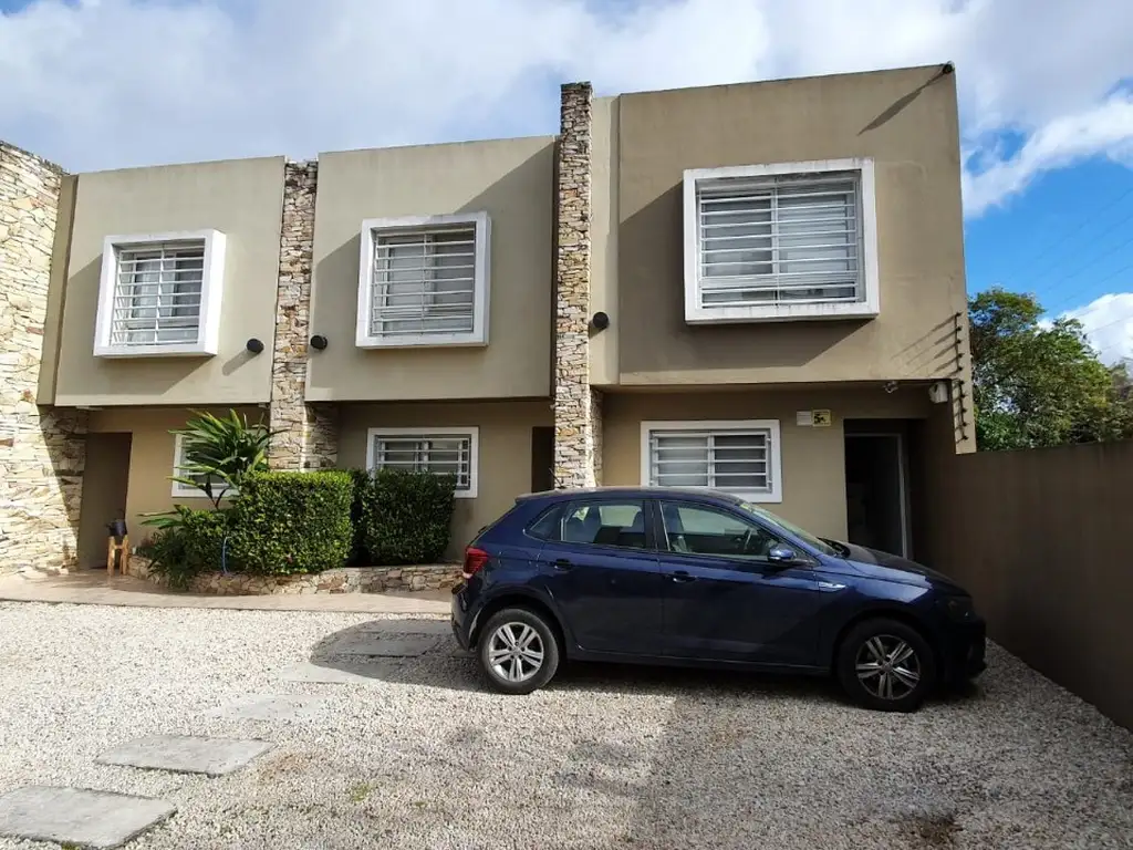 Casa en Venta - 3 ambientes - USD 138.000
