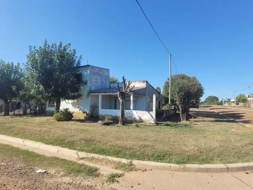 Casa a restaurar en Puerto Yeruá