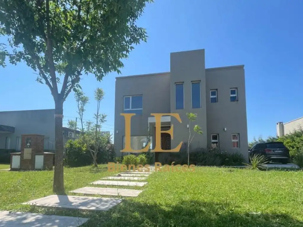 Venta Casa en Barrio San Eduardo - Pilar del Este