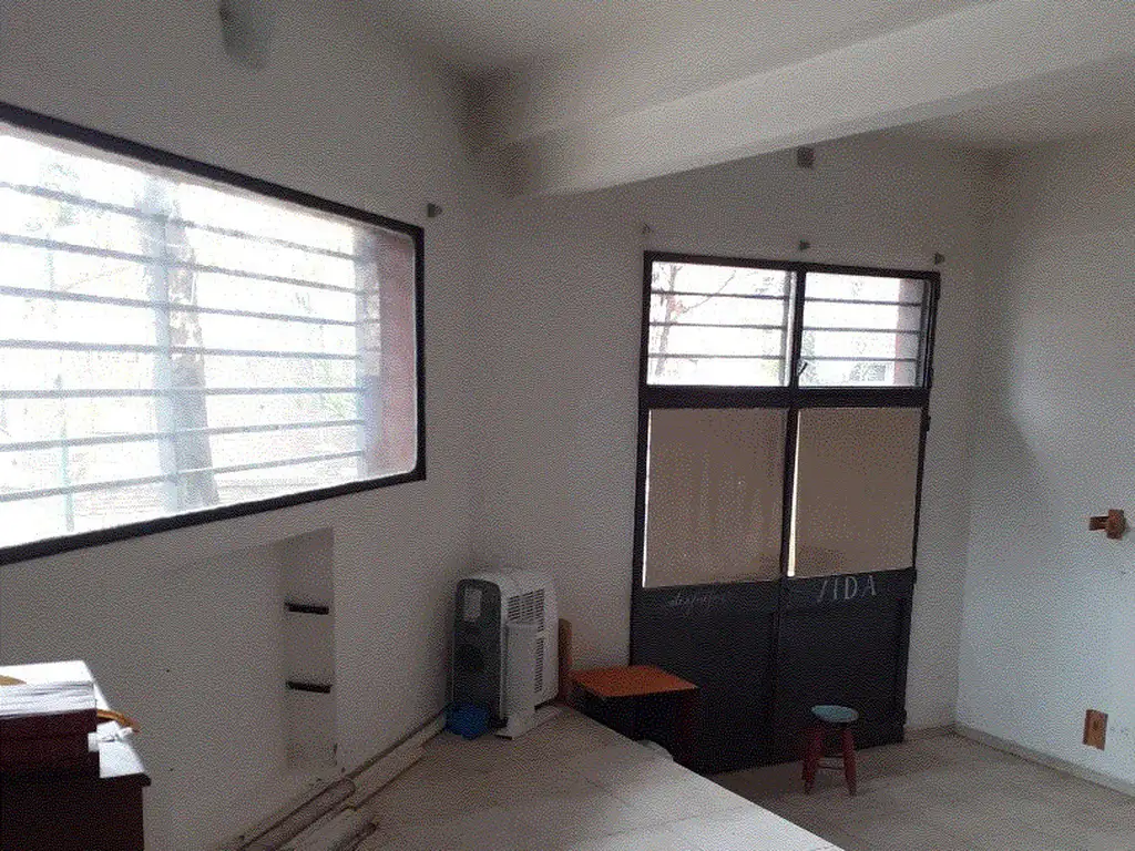 LOFT muy amplio,cochera ,cocina, baño completo mas ambiente con balcon aterrazado en 2do nivel