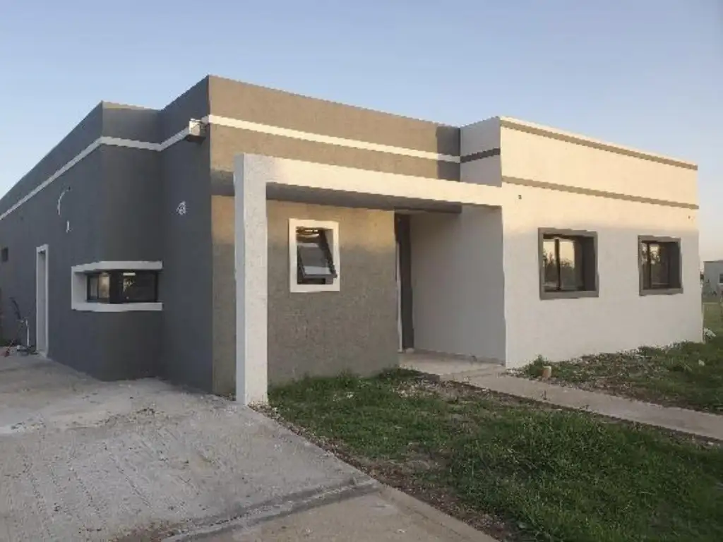 VENTA Casa en San Ramón - Pilar del Este